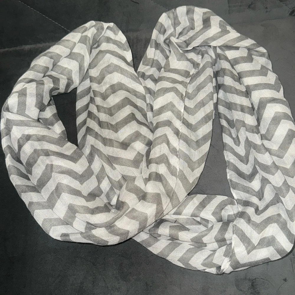 Gray and light gray chevron infinity fashion scarf. NWOT